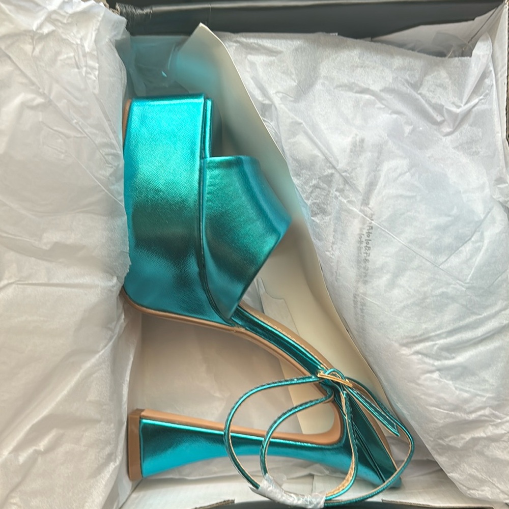 Blue metallic heels BRAND NEW NEVER WORN‼️